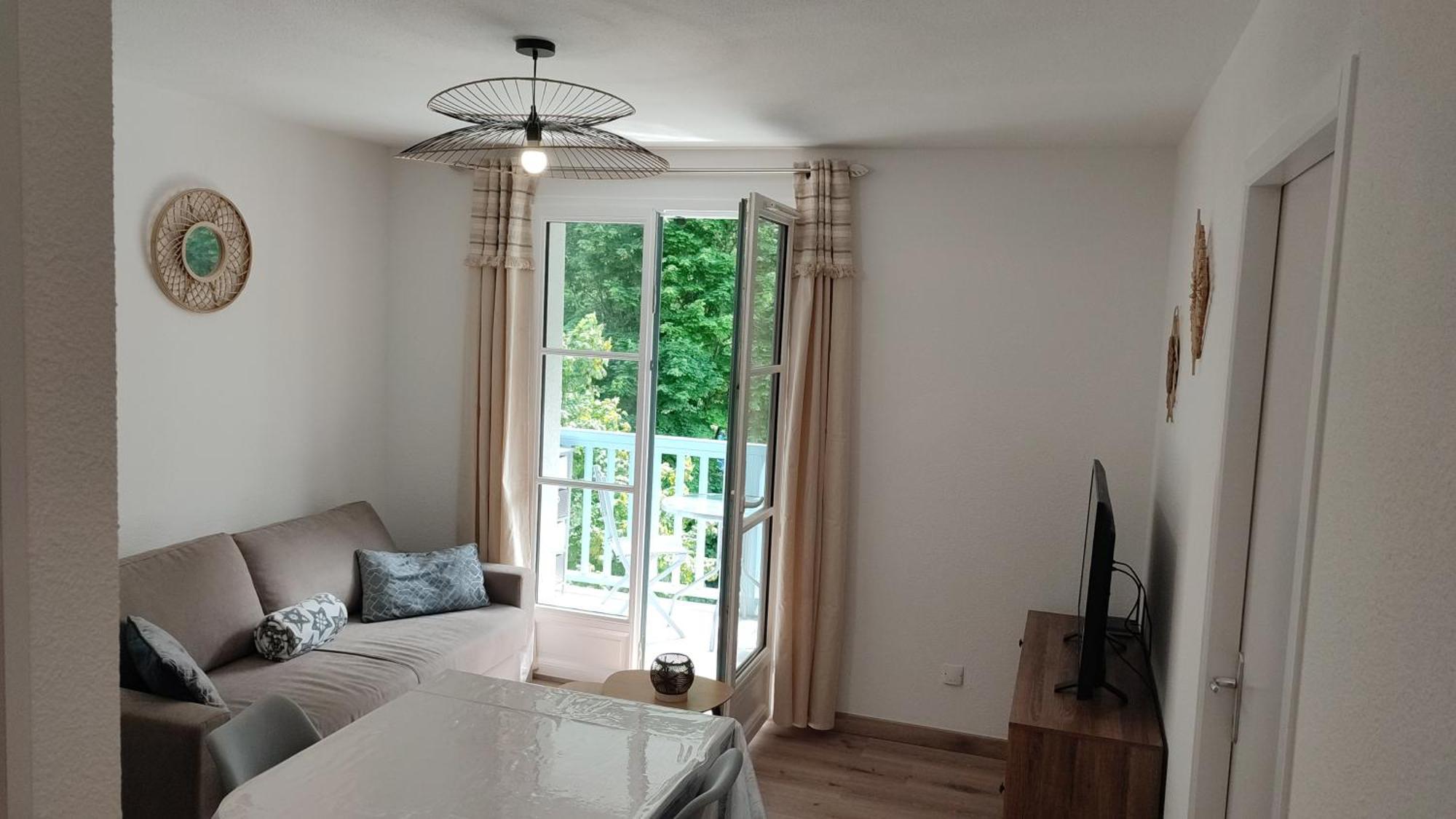Charmant Appartement 4 Pers,Vue Montagne Avec Parking Prive Et Balcon Каутерец Екстериор снимка