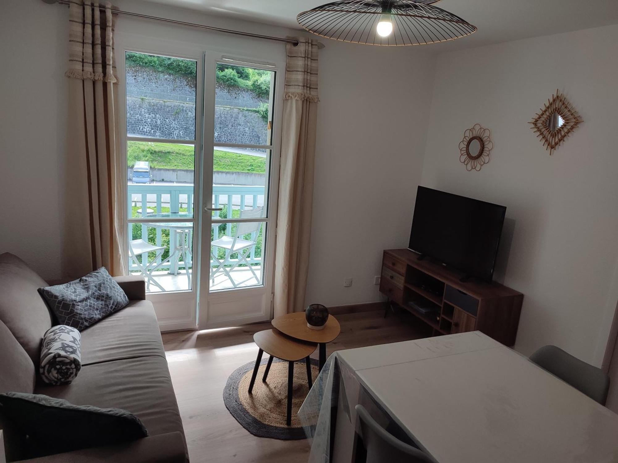 Charmant Appartement 4 Pers,Vue Montagne Avec Parking Prive Et Balcon Каутерец Екстериор снимка